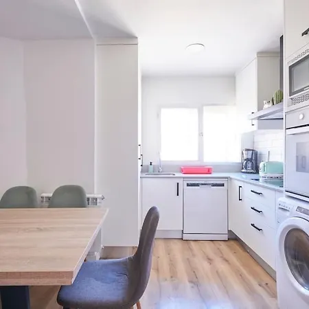 Apartman Espacioso Y Acogedor En *
